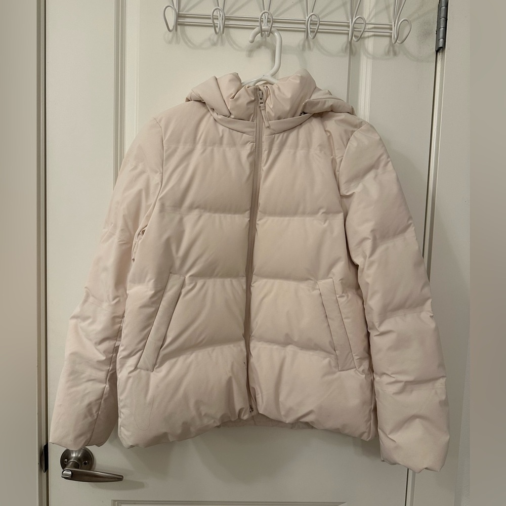 Uniqlo XS seamless cream down jacket